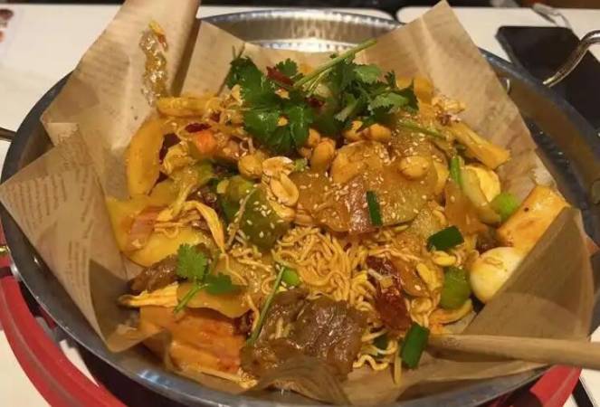 红渡小香牛肉麻辣香锅