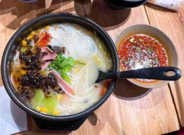 花马肆云南米线