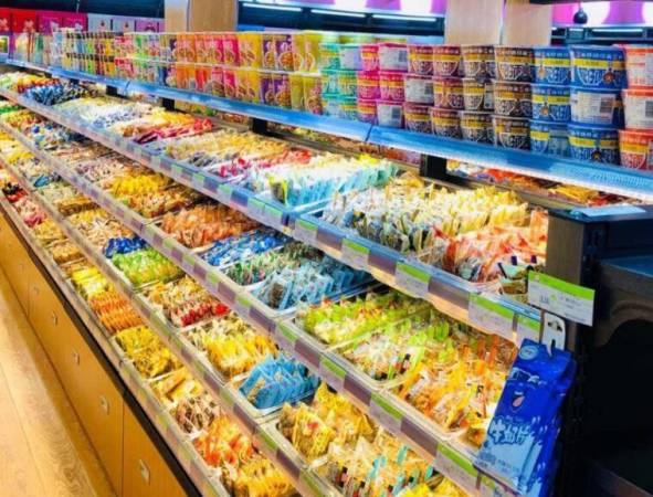 折耳兔零食折扣仓