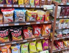 折耳兔零食折扣倉