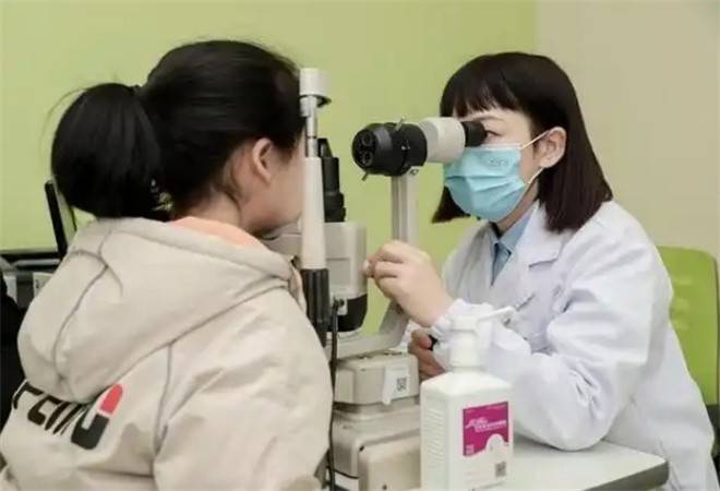 青少年近视矫正
