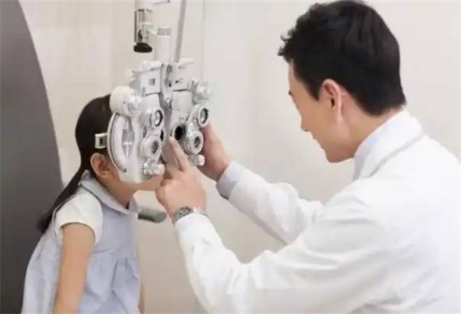 青少年近视矫正