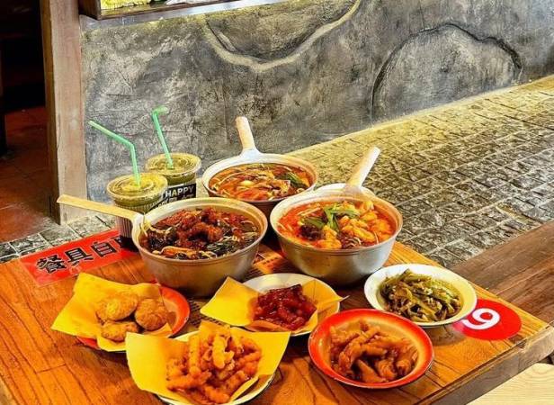 乔小悦云南水瓢小锅米线