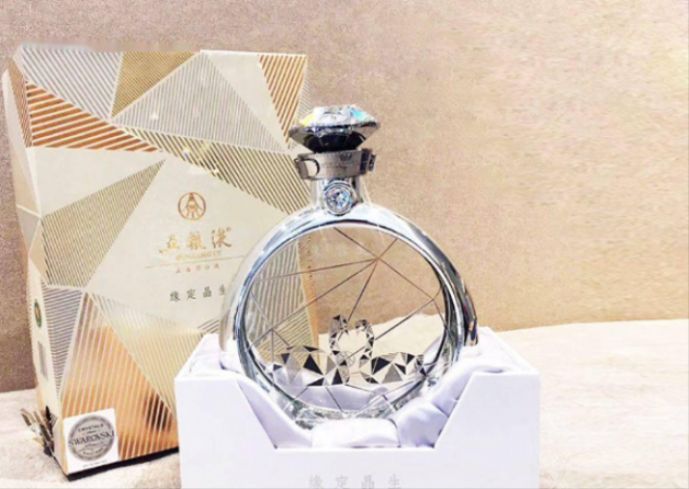 五粮液缘定晶生酒