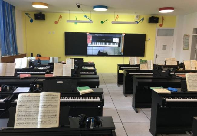 Cluster泛音乐教室