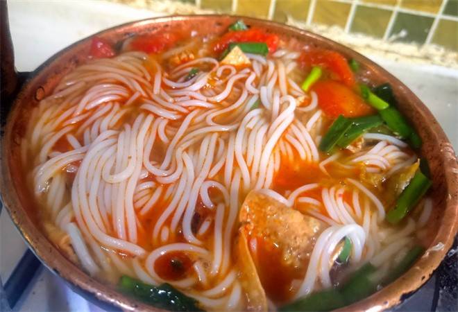 甩蛮蛮小锅米线