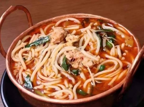马潮凤云南铜锅米线