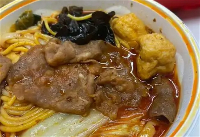 樸真真阿姨東北黏糊麻辣燙