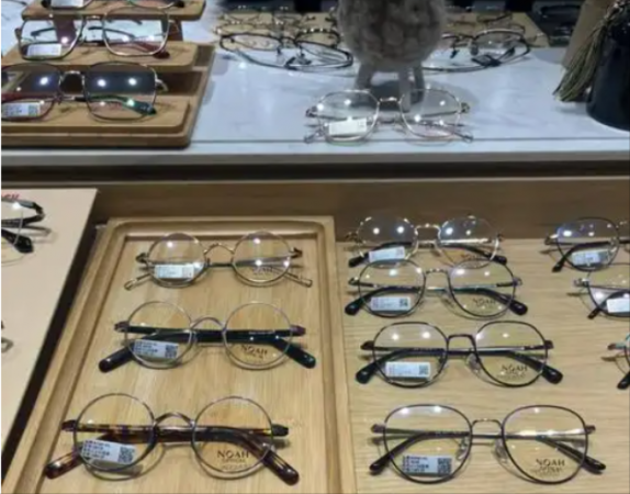 诺亚视光眼镜店
