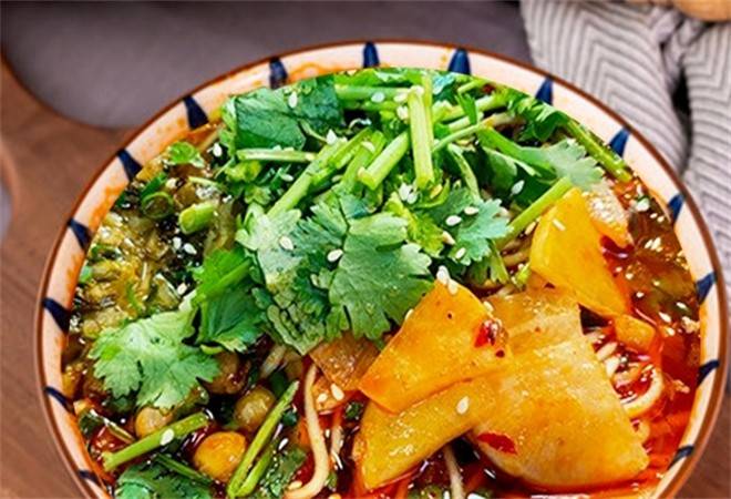 挑嘴巴重庆粉面