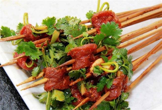 河坝边上小郡肝串串香