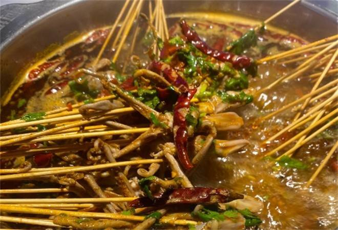 河坝边上小郡肝串串香