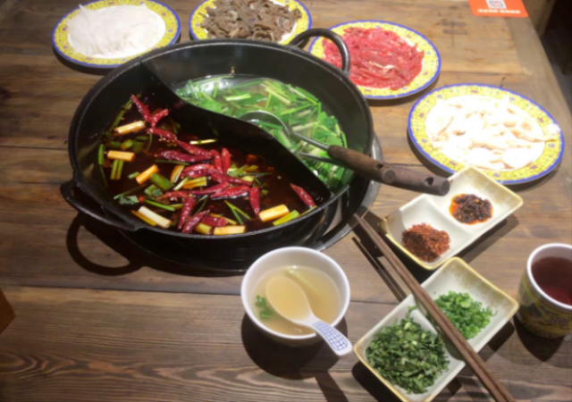 山慢慢跷脚牛肉火锅