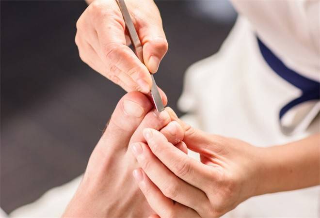 足满益足疗修脚