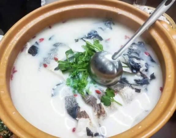 湖边里千岛湖鱼头