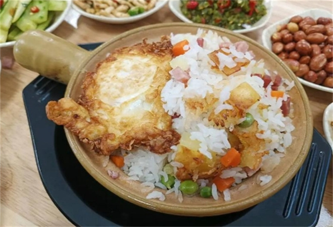 特色砂锅饭