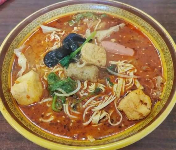 碗里斗老式麻辣烫