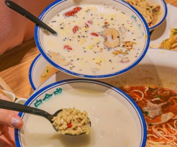 白金成兰州牛肉面