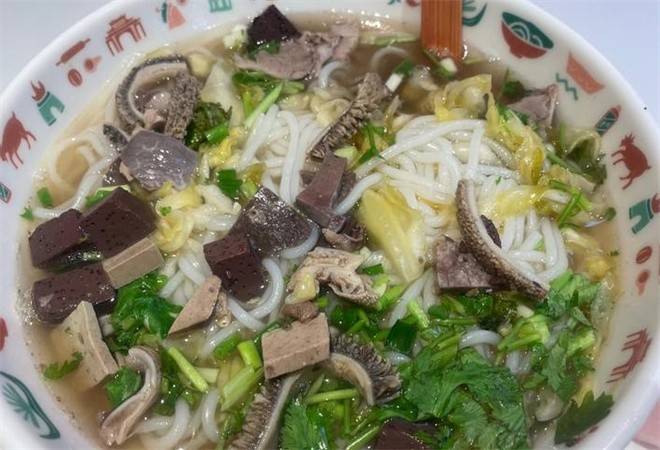 苗阿妹贵州羊肉粉