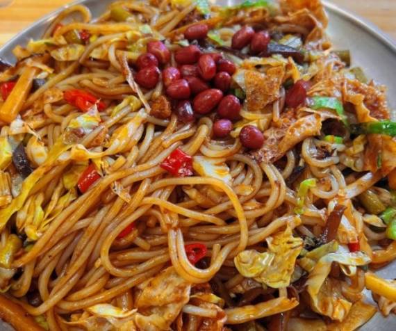 丁大胆爆炒螺蛳粉