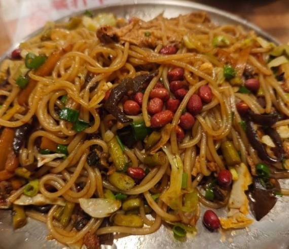 丁大胆爆炒螺蛳粉