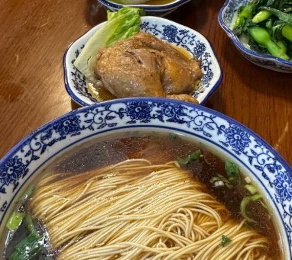 孙盛兴奥灶面馆