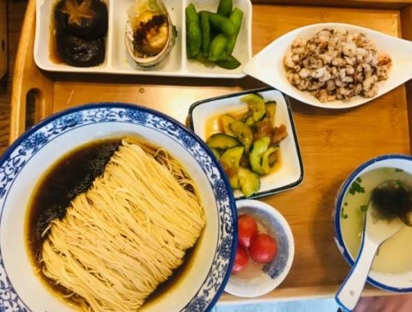 孙盛兴奥灶面馆