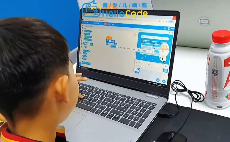 HelloCode青少儿学科编程加盟