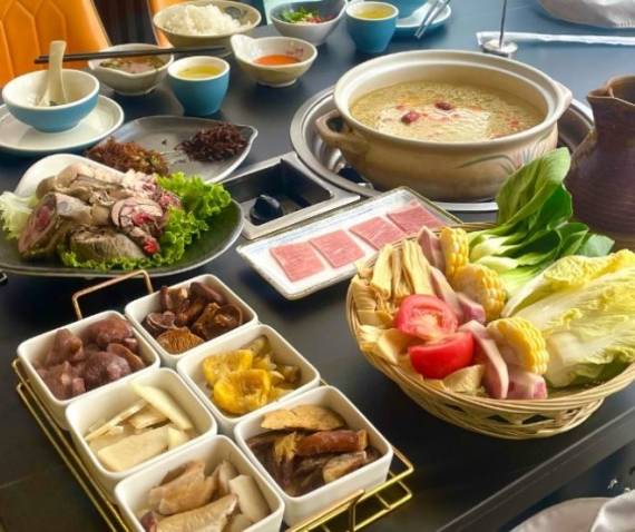 花与菌野生菌火锅