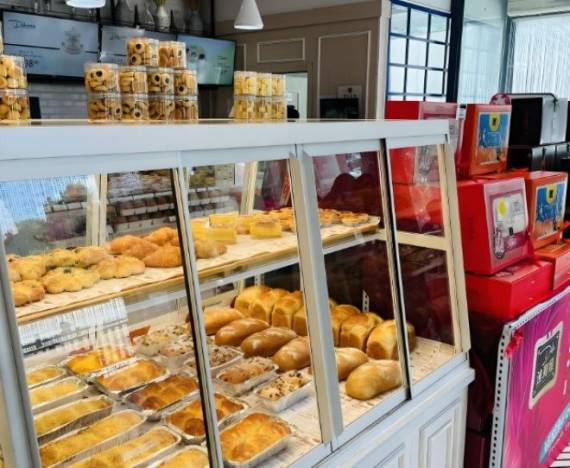 迪莉娅蛋糕面包