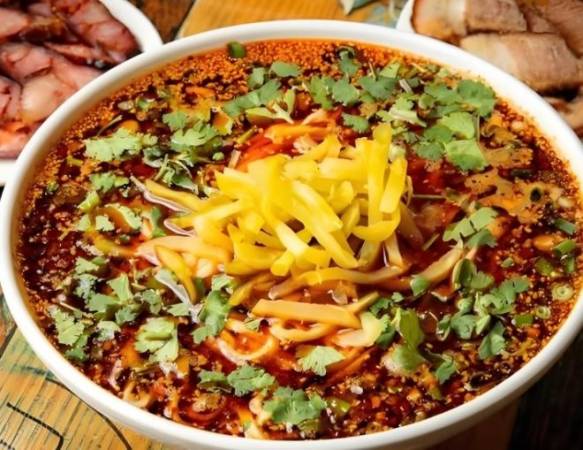 胖大嫂手擀麻辣面