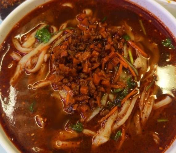 胖大嫂手擀麻辣面