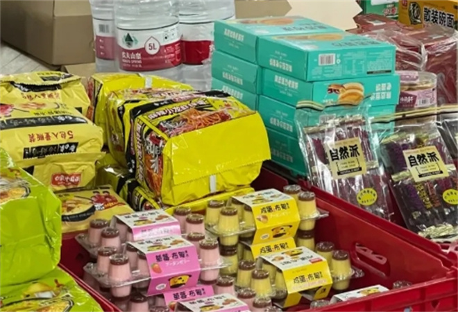 社區(qū)零食折扣倉(cāng)