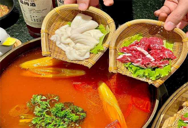 野厚咧贵州酸汤牛肉火锅加盟