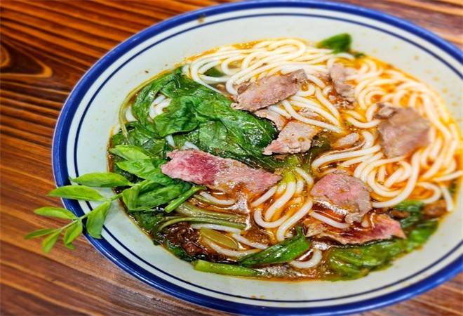 阿秋嫂生烫牛肉米线