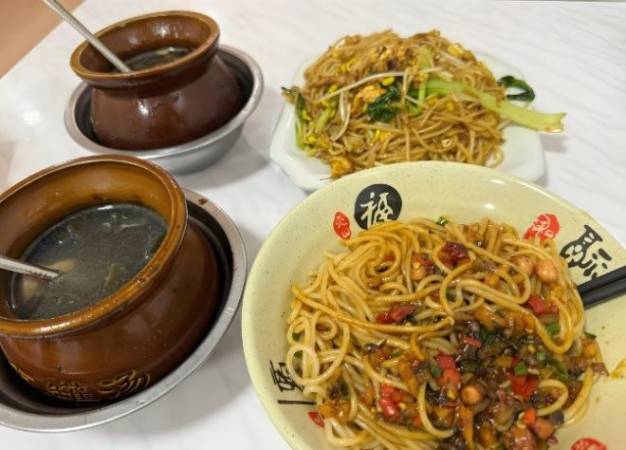 乐满座拌粉瓦罐汤