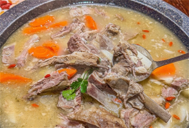 孔老二鐵鍋烀羊肉加盟