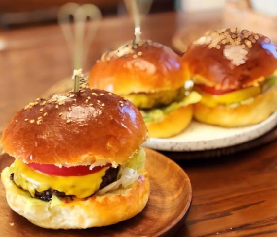 纯手工牛肉汉堡