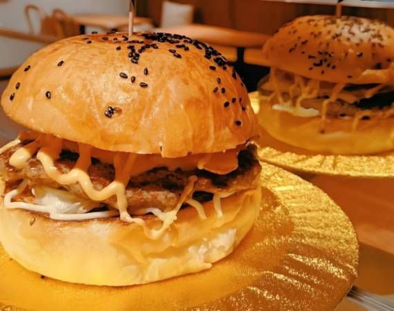 纯手工牛肉汉堡