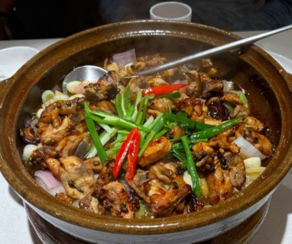 鲍汁砂锅鸡