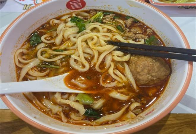 初晋山西地道刀削面