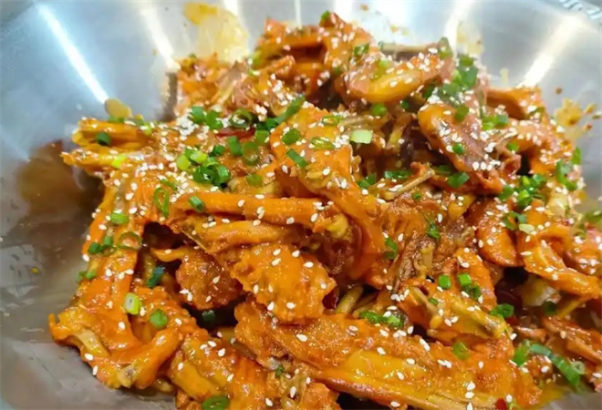 吳大師鴨爪爪特色火鍋加盟