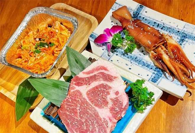 小竹家炭火烤肉加盟