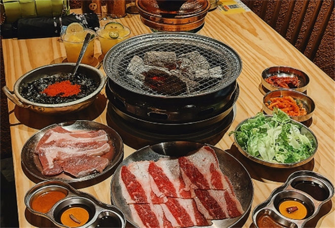 小竹家炭火烤肉