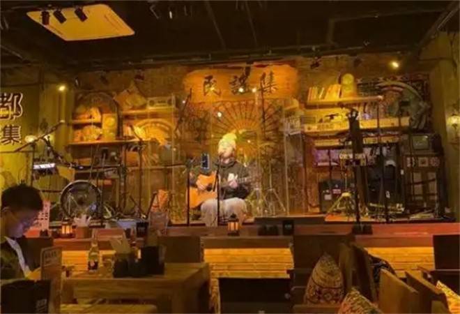 民谣集烧烤酒馆