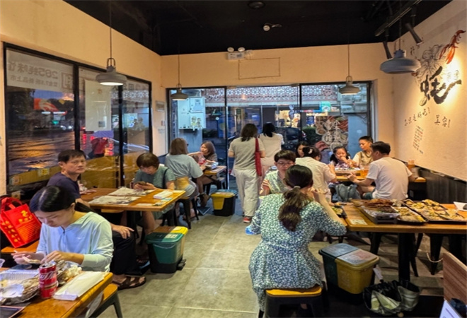 破路边烧烤工厂 破路边烧烤工厂