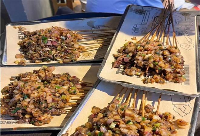 破路边烧烤工厂