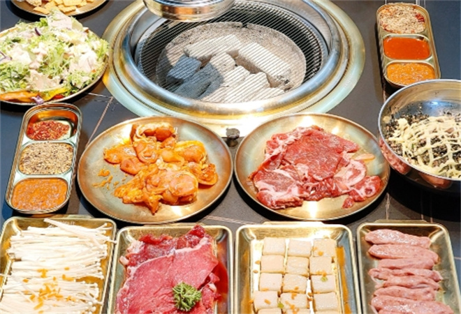 集合燥肉炭火烤肉加盟