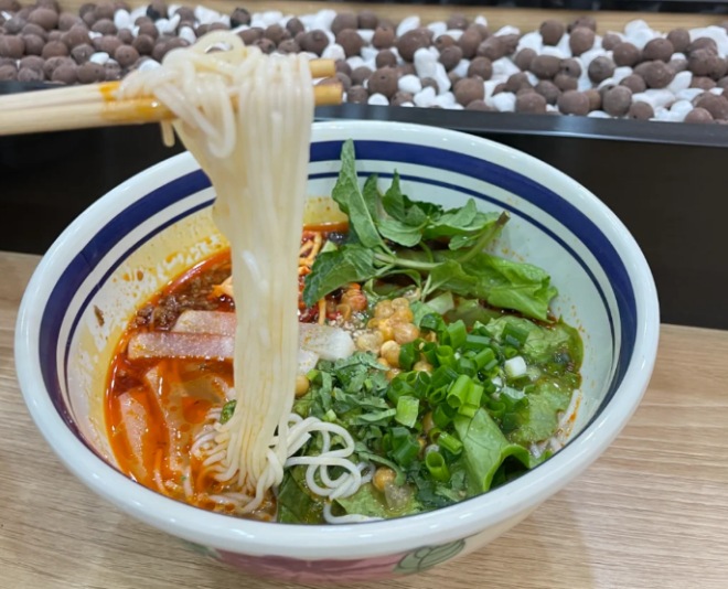 李汇记鲜烫牛肉米线加盟