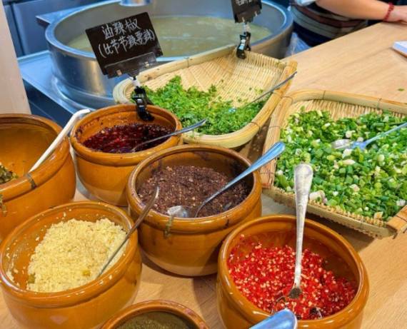 李汇记鲜烫牛肉米线